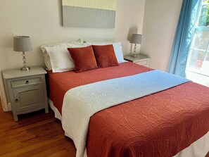 WiFi, bed sheets