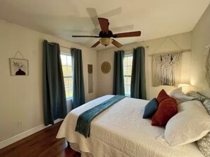 2 bedrooms, desk, free WiFi, bed sheets