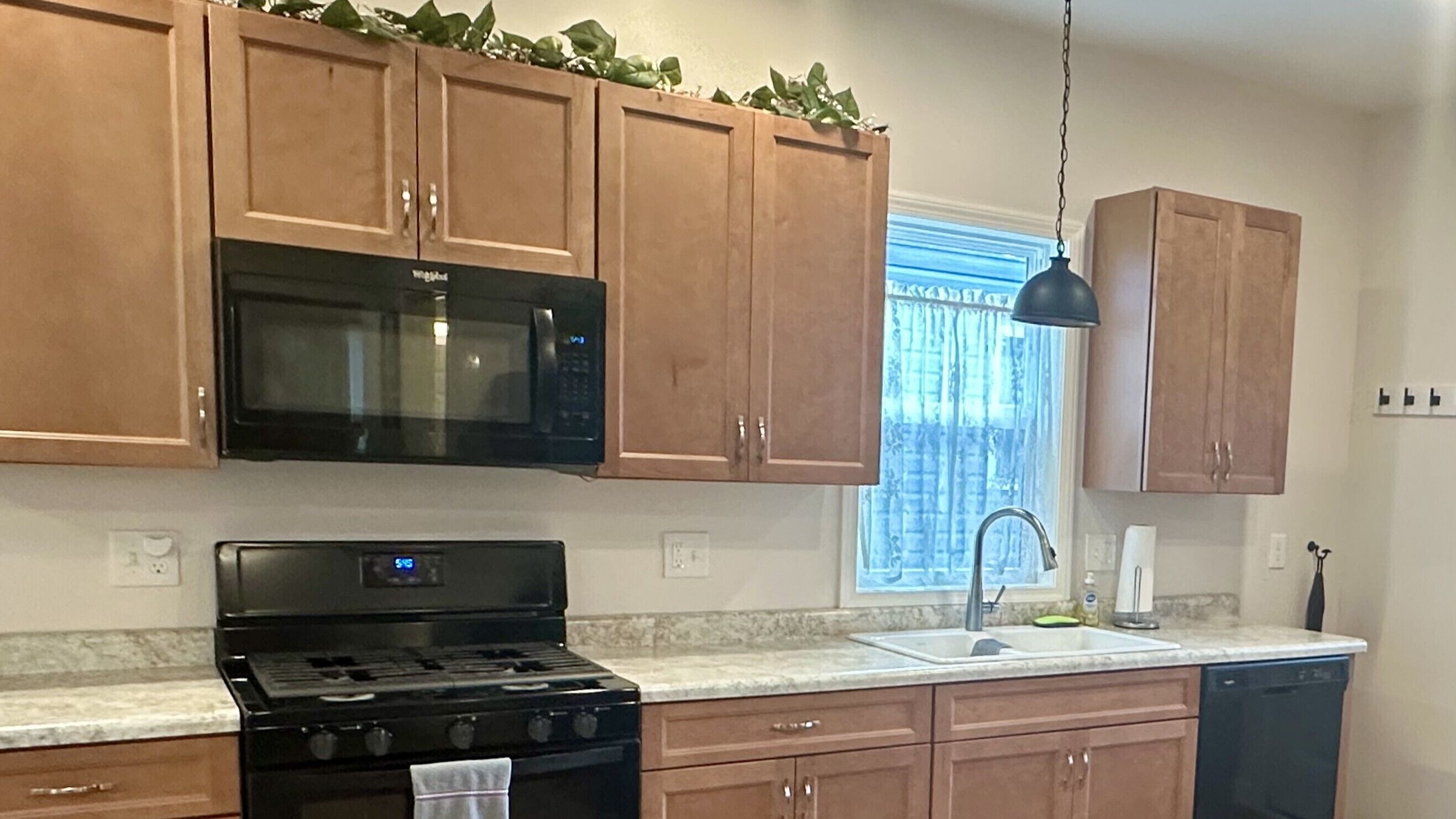 冰箱、微波炉、烤箱、炉灶