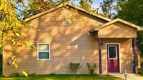 Destination Leisure – Cottage A, 2BR
Next to Mitchell State Park Campground