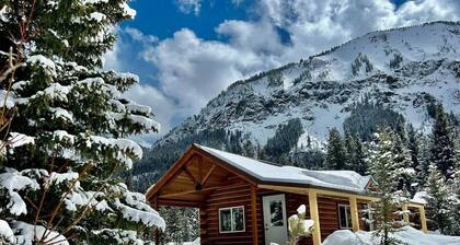 Pilot Peak Cabin