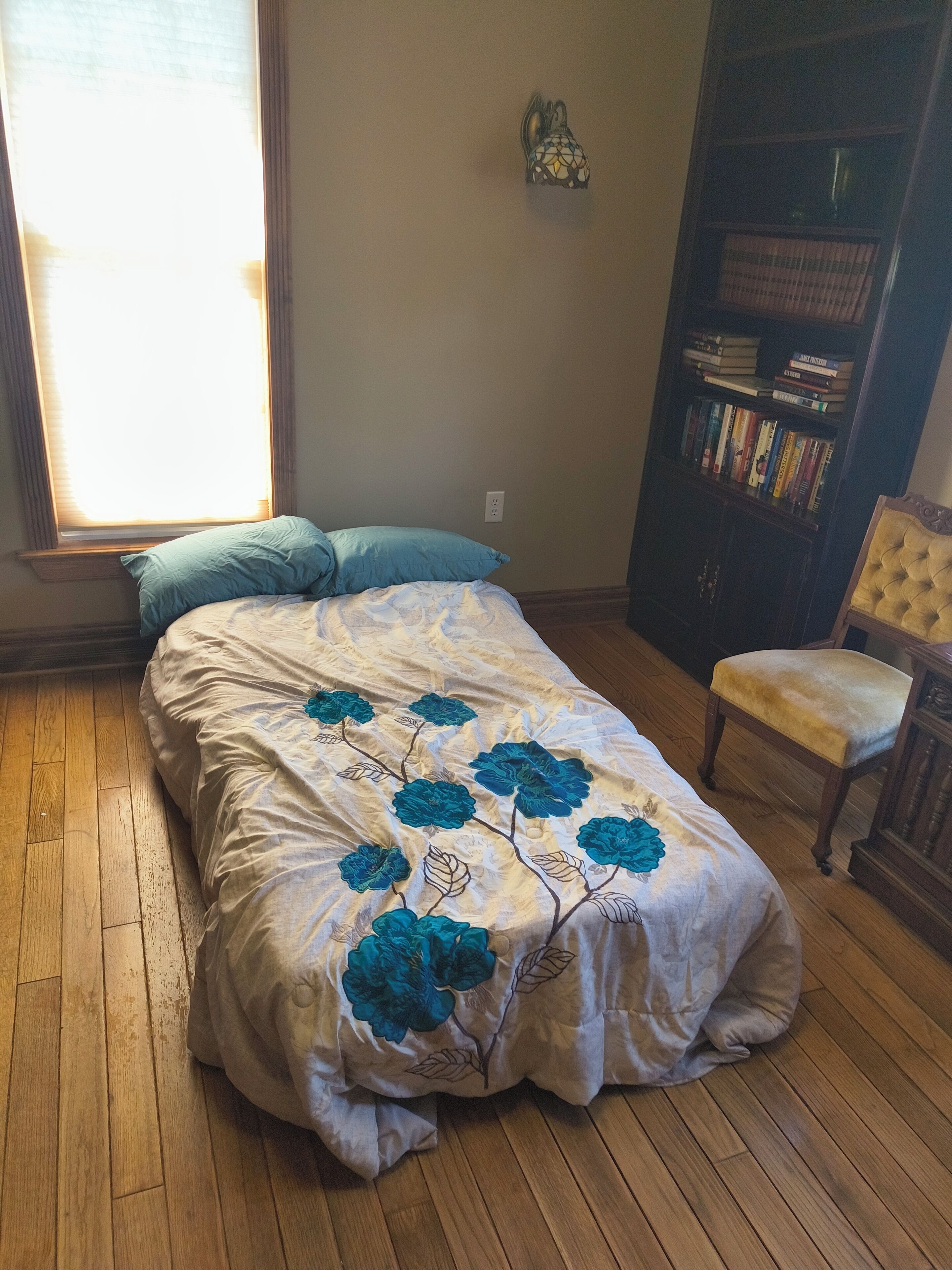 5 bedrooms, free WiFi, bed sheets