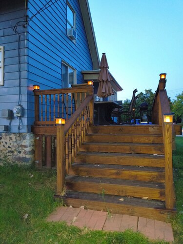 Lovely 5-bedroom house with AC in charming Vassar sleeps 11 comfortably