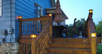 Lovely 5-bedroom house with AC in charming Vassar sleeps 11 comfortably