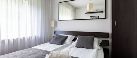 2 slaapkamers, een strijkplank/strijkijzer, wifi, beddengoed