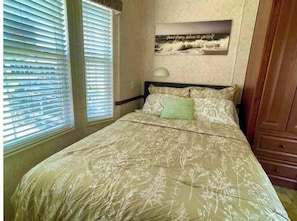 2 bedrooms, Internet, bed sheets