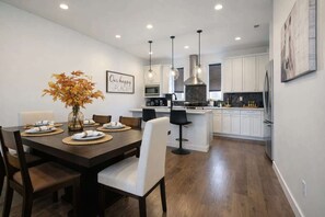 Dining - Private Condo, Snowbasin, IKON, Workstation, WIFI (Morgan)