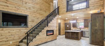 Gorgeous lodge tucked away in Texarkana - 3 bedrooms available