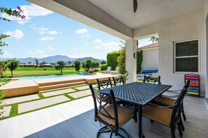 Outdoor dining - Mountain View Oasis | Pool, Spa, Golf, Tennis, BBQ, EV Charger! (La Quinta)