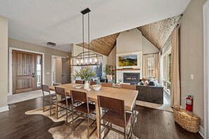 Interior - ELEGANT HOME IN LUXURY COMMUNITY (Boone)