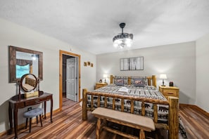 4 bedrooms, desk, free WiFi, bed sheets - PRIVATE GETAWAY IN GATED COMMUNITY (Zionville)