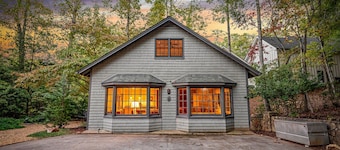 Gleesome Inn - Waterfront | Private Dock | Stunning Views!