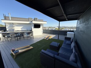 تناول الطعام بالخارج