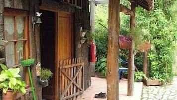 Family Cabin, 2 Bedrooms, Patio, Garden View | Laptop workspace, iron/ironing board, free WiFi, bed sheets