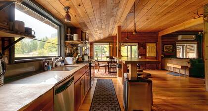 Cascade Crossing- fenced yard, spa, tons of amenities near Stevens Pass