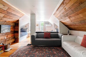 智能电视、电子游戏、DVD 播放器、书