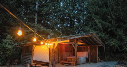 Cascade Crossing- fenced yard, spa, tons of amenities near Stevens Pass