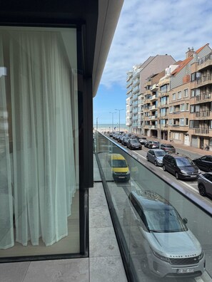 Apartment | 2 bedrooms - 100 Meter Beachfront Bliss Balcony Sea Views (Knokke-Heist)
