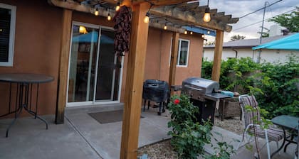 Casa Cascada: Cozy ABQ Retreat