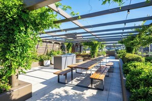 Outdoor dining - Modem One Bedroom Apartment on Northbourne Avenue (Dickson)