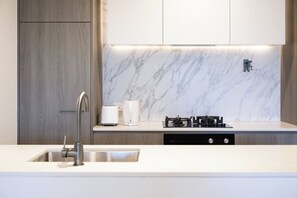 Fridge, microwave, oven, stovetop