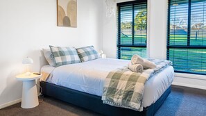 5 bedrooms, desk, iron/ironing board, free WiFi