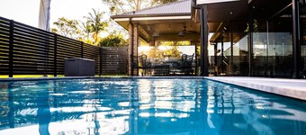 The Wildwood Luxury Escape with Pool, Hot Tub and Space for the Whole Group