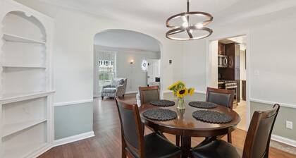 Enjoyable 2 bedroom 1 bathroom in Shaker Heights near universities and hospitals