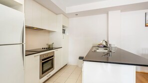 ميكروويف، فرن، غسالة أطباق، ماكينة لصنع القهوة/الشاي