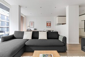 Fernseher, Stereoanlage