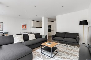 Fernseher, Stereoanlage