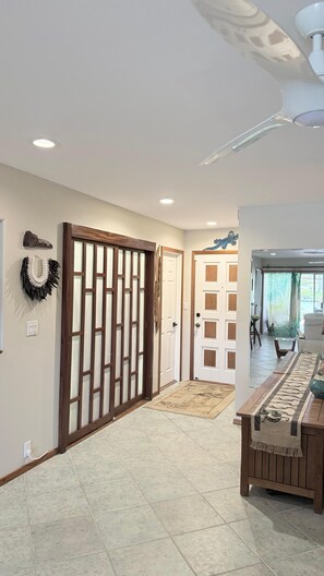 Interior - Waterfront 3-bedroom townhome, 6 month min Oahu (Honolulu)