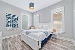 3 bedrooms, iron/ironing board, free WiFi, bed sheets
