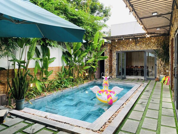 Indoor pool, outdoor pool