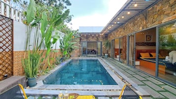 Indoor pool, outdoor pool