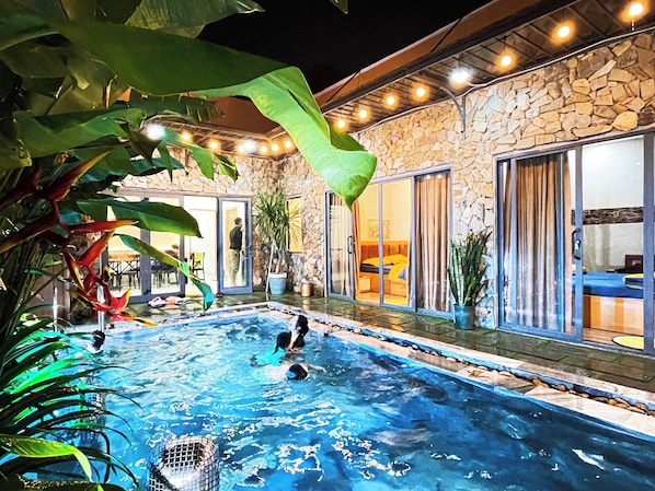 Private pool