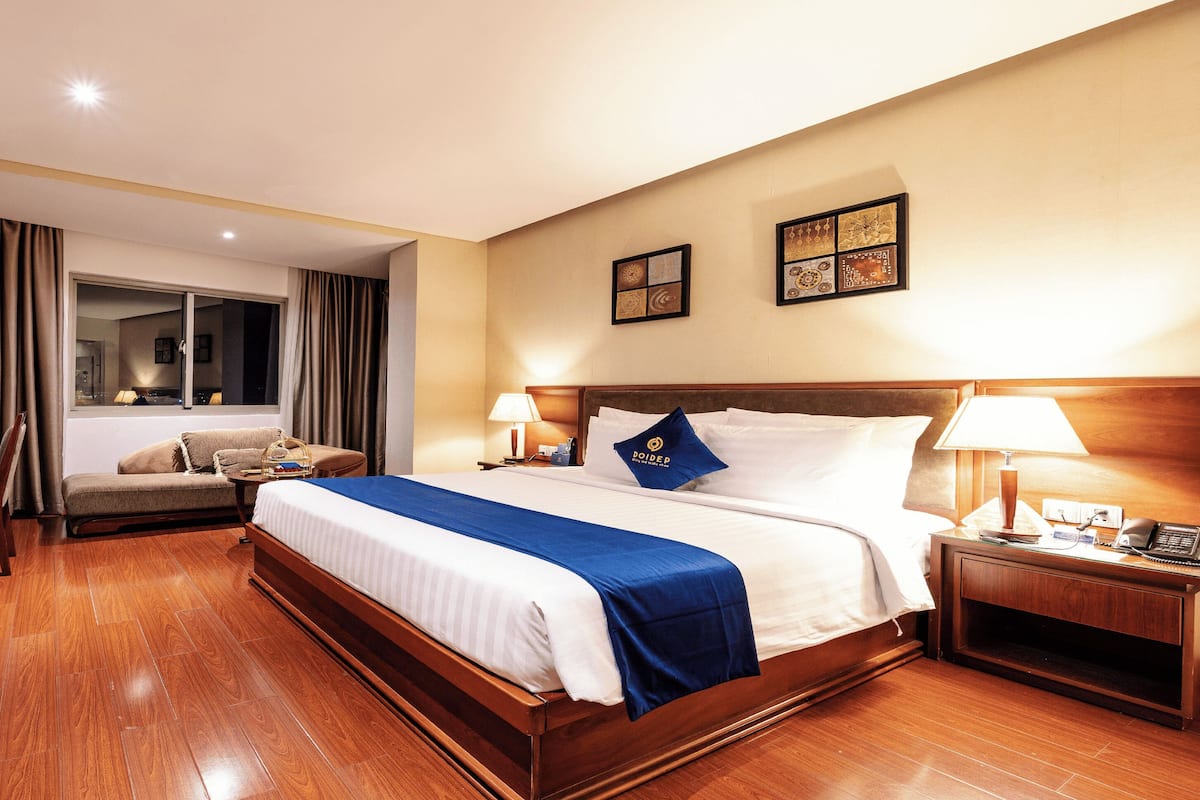 In-room safe, desk, laptop workspace, blackout curtains