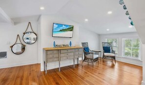 Interior - NEW! Blue Pearl~Heated Pool/Spa~Walkable Pine Ave! (Anna Maria)