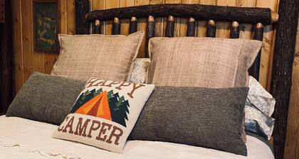 âThe Bunkieâ sleeps 6 in Ririe, has AC