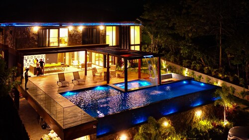 Praia do Forte Mansion Near the Beach 6 Suites in the Enseada do Castelo Condominium