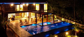 Praia do Forte Mansion Near the Beach 6 Suites in the Enseada do Castelo Condominium