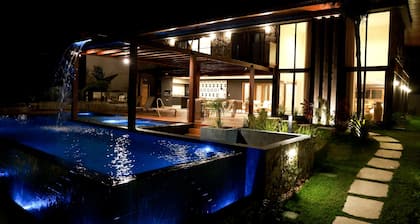 Praia do Forte Mansion Near the Beach 6 Suites in the Enseada do Castelo Condominium