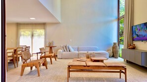 Smart TV, libros, biblioteca musical y estéreo 