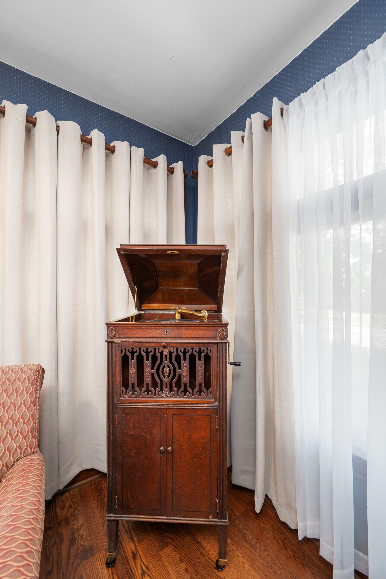 Antique gramophone preserved and displayed in the reading nook