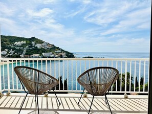 Property grounds - NEW 3402 MONTEMAR, 24,  WONDERFUL SEA VIEW, IDEAL SITUATION FOR HIKING, 150m. FROM THE BEACH OR FROM THE ROCKS. (Roses)