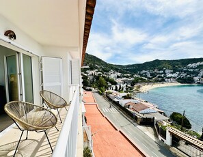 Property grounds - NEW 3402 MONTEMAR, 24,  WONDERFUL SEA VIEW, IDEAL SITUATION FOR HIKING, 150m. FROM THE BEACH OR FROM THE ROCKS. (Roses)