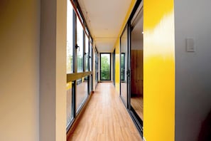Vila superluxo, vista para a piscina | Roupas de cama premium, edredons de pluma