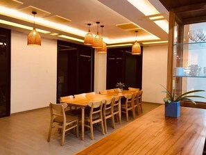 Luxury Villa, Pool View | Living area | 32-cm TV with cable channels - Hometown An Vien Villa Hoi An (Hoi An)