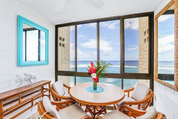 Dining - Kuhio Shores 411. Right on the water- Cold A/C (Koloa)