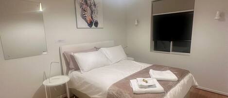 2 soverom, strykejern/-brett, wi-fi (inkludert) og sengetøy